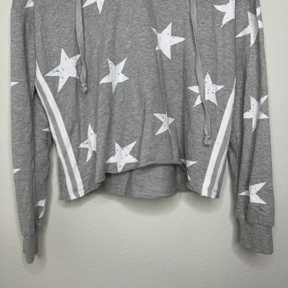 Hem & Thread Gray and White Star Long Sleeve Sweatshirt Size Small - Picture 3 of 10